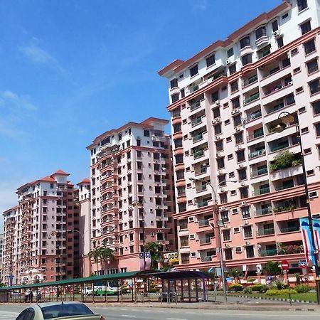 Kk Waterfront Suites At Marina Court Kota Kinabalu Zewnętrze zdjęcie